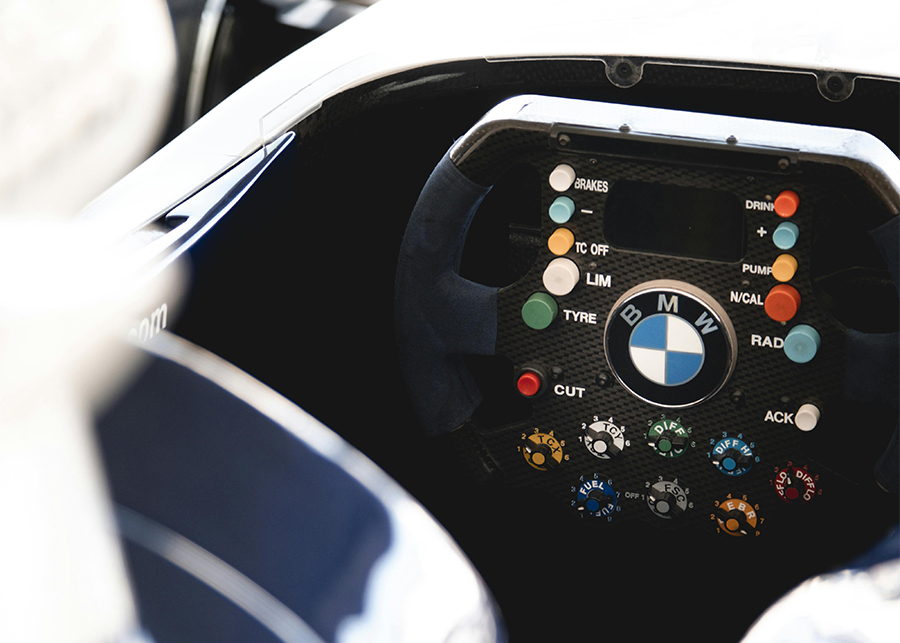 Key Players in F1 Car Transport Logistics